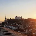 Le Monde - Amazing 5bdr In Downtown * 브라티슬라바