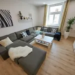 Le Monde - Amazing 5bdr In Downtown * 브라티슬라바