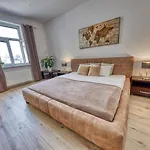 Le Monde - Amazing 5bdr In Downtown 아파트 브라티슬라바