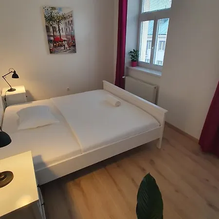 Le Monde - Amazing 5bdr In Downtown براتسيلافا