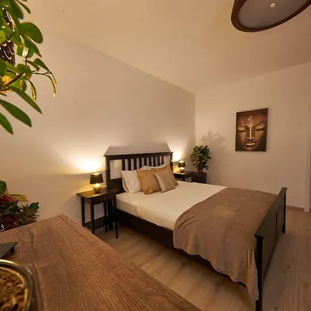 Le Monde - Amazing 5bdr In Downtown * Bratysława