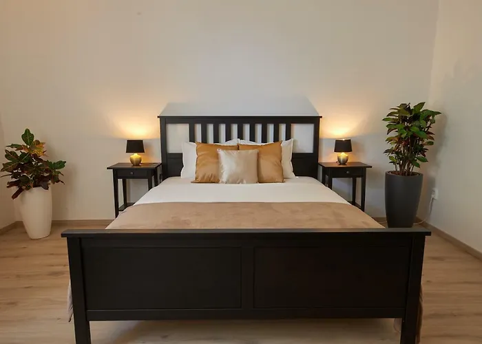 Appartement Le Monde - Amazing 5bdr In Downtown Bratislava
