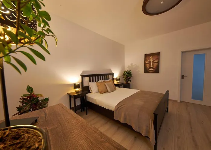 Le Monde - Amazing 5bdr In Downtown * Μπρατισλάβα