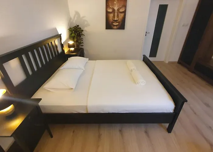 Le Monde - Amazing 5bdr In Downtown ブラチスラヴァ