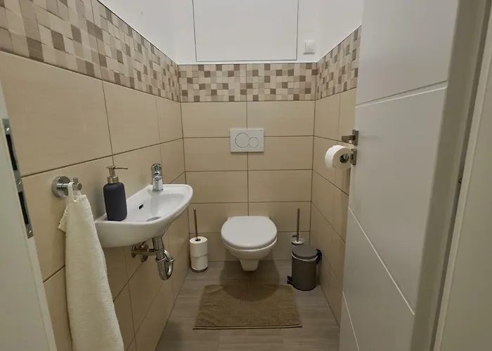 Le Monde - Amazing 5bdr In Downtown ブラチスラヴァ