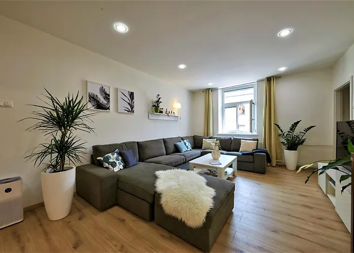 Le Monde - Amazing 5bdr In Downtown ブラチスラヴァ