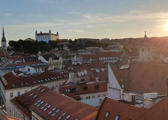 Le Monde - Amazing 5bdr In Downtown Lejlighed Bratislava